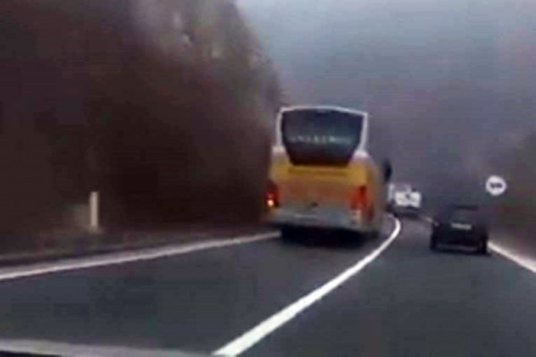 Autobusom preko pune linije /VIDEO/