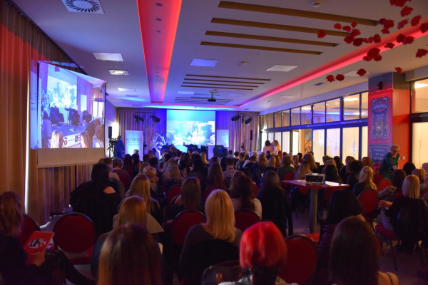 „Dan za frizere“ održan u Bijeljini /FOTO/