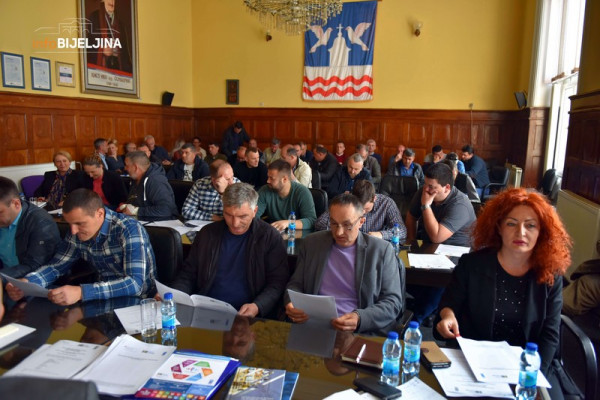 Predstavljena kompromisna trasa autoputa kroz Bijeljinu /FOTO/