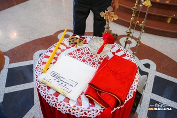 Krštenje i prvi rođendan djeteta na isti dan: Ovo je praksa koju mnogi smatraju NEPRAVEDNOM