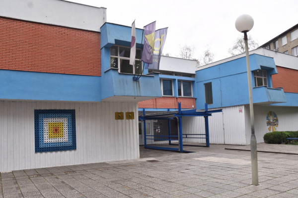 Potresne scene u Osnovnoj školi “Kovačići” - kolege neutješne zbog smrti koleginica
