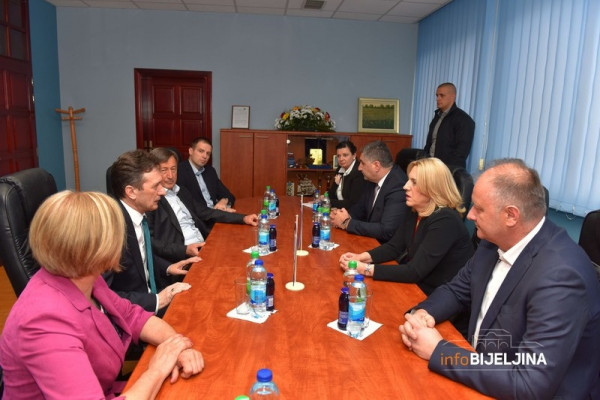 Razgovor predsjednika Srpske sa rukovodstvom opštine Ugljevik /FOTO/