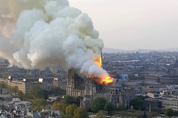 Za obnovu Notr Dama već prikupljeno 880 miliona evra