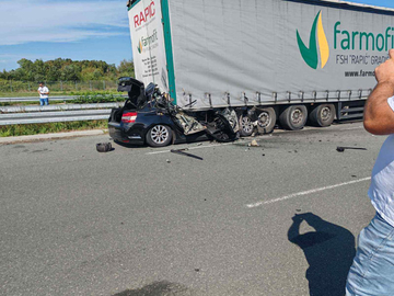 Teška saobraćajna nesreća na carinskom terminalu u Gradišci, poginuo vozač