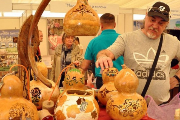 Miroslav Krnjajić od tikvi izrađuje prava umjetnička djela