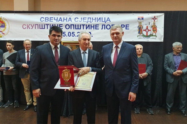 Savić uručio povelje opštine Lopare Šaroviću i generalu Zecu