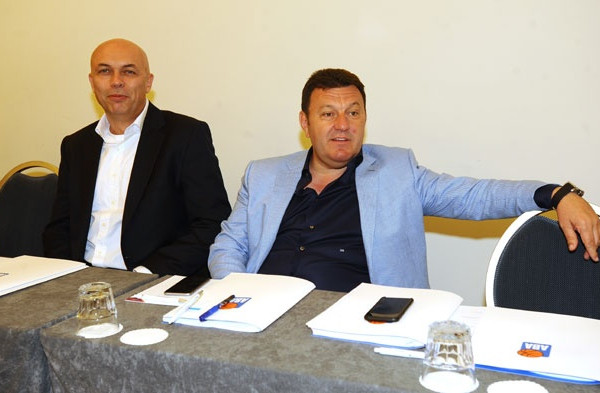 Novosti: Fijasko na sastanku u Zagrebu