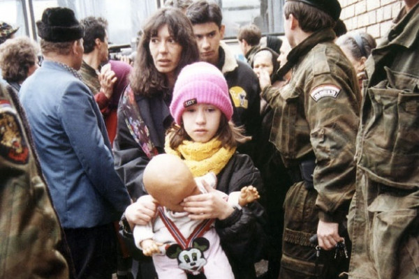 Fotografija reportera Božidara Miloševića iz Bijeljine na plakatu za film