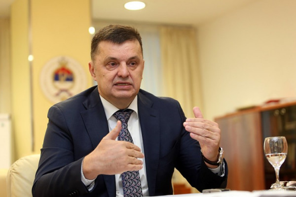 Tegeltija dao radnicima otpremnine za penziju, pa ih ponovo zaposlio