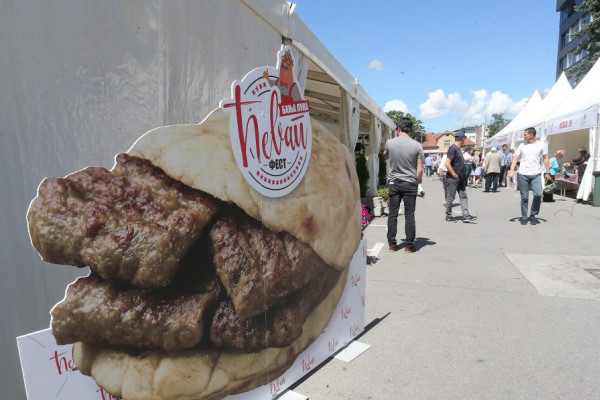 „Ćevap fest“ dočekuje posjetioce sa 10 roštiljnica i zabavnim programom