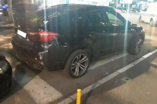 PRAVILA ZABORAVIO NA GRANICI: Počela sezona gastarbajterskog bahaćenja sa parkiranjem u Bijeljini