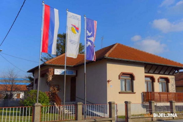BURNO NA SJEDNICI: Bijeljinski SDS-ovci izabrali predsjednika Predsjedništva, ostali napustili sastanak