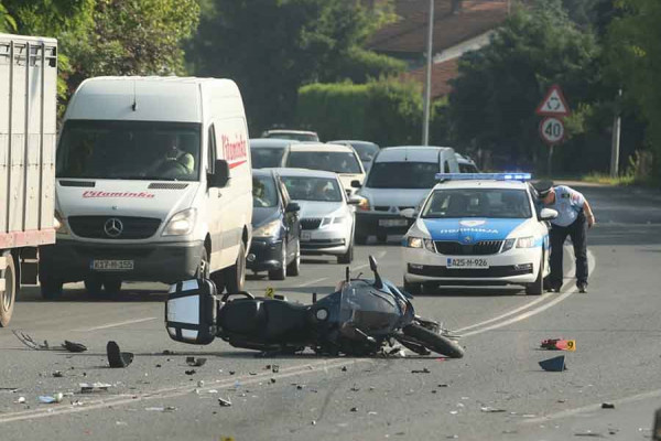 Banja Luka - Na tranzitu kolaps zbog sudara motocikla i “oktavije”