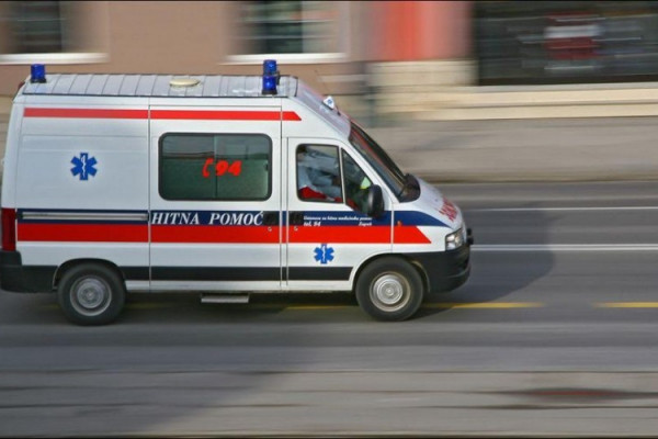 Ministar porodio majku u vozilu Hitne pomoći