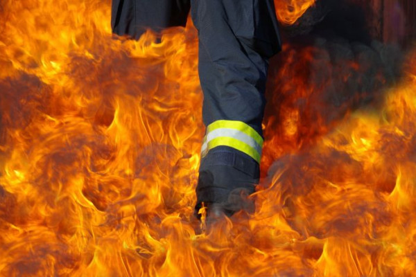 Majka i dijete skočili kroz prozor da se spasu od VATRENE STIHIJE U STANU i stradali