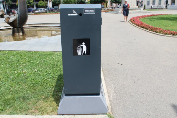 Savremene ulične kante u Bijeljini