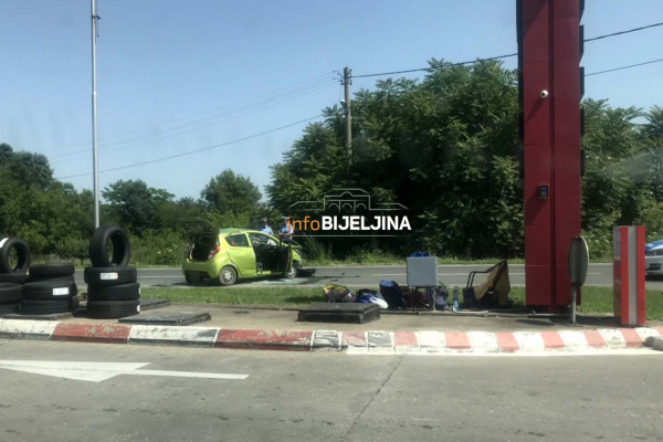 Udes u Trnjacima kod Bijeljine, saobraćaj se odvija usporeno /FOTO/