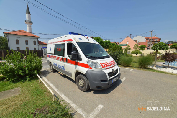 Bijeljina: Čistila prozore i pala sa drugog sprata