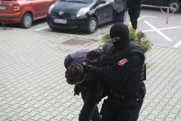 Sveštenik uhapšen zbog oružja