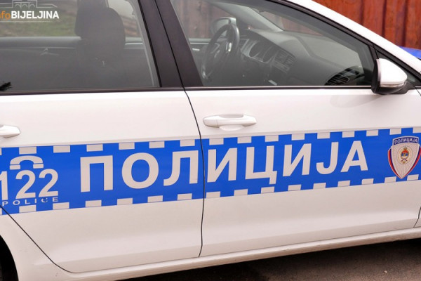 Ukrali novac i iz USISIVAČA: Dobojski policajci tragaju za pljačkašima autopraonica