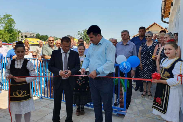 OTVORENI BAZENI U LOPARAMA Svim učenicima besplatne sezonske karte