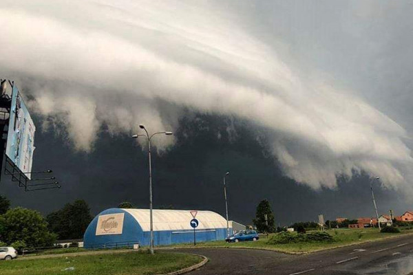 Oblak koji je napravio haos u Semberiji