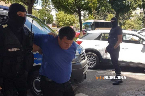 Osumnjičeni za bacanje bombe na kuću policajca predat Tužilaštvu