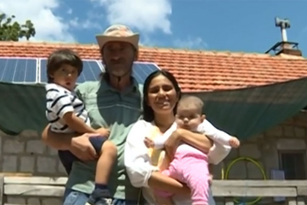 Neobična priča: Trebinjac oženio Indijanku, u napuštenom selu gaje koze