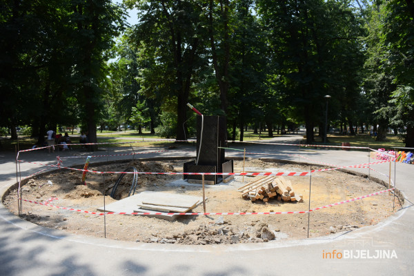 Uskoro javna česma u Gradskom parku, pogledajte kako će izgledati /FOTO/