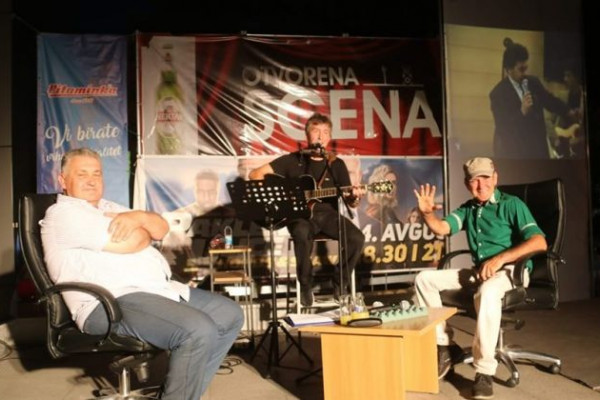 Sastala se stara raja u Bijeljini