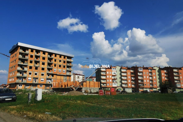 Bijeljina: Pao kran u naselju Intergaj /FOTO/