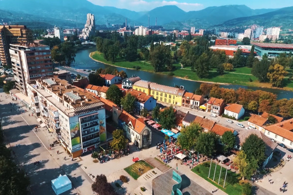 Zeničanin šetao gradom s ručnom bombom
