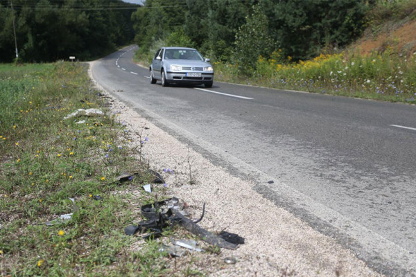 U sudaru tri automobila stradao mladić iz Teslića