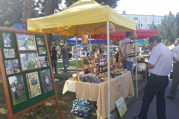 DANI MEDA U BIJELJINI Proizvode izložilo 15 domaćih pčelara