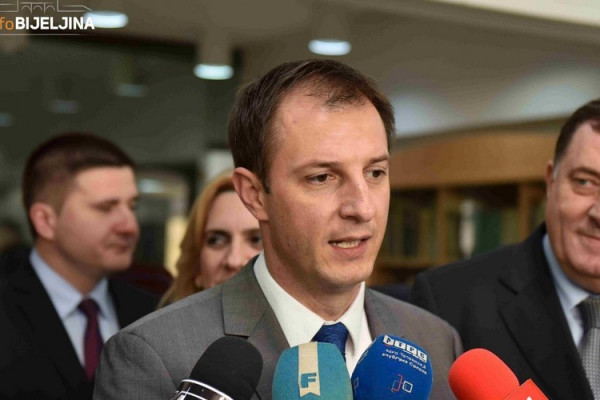 Ćorić: Mićić i SDS vrše politički pritisak na FK ,,Radnik"