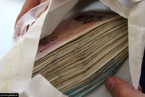 Napustio radno mjesto i odnio pazar od oko 3.000 KM