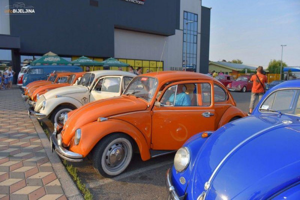 "Bube" defiluju kroz Bijeljinu