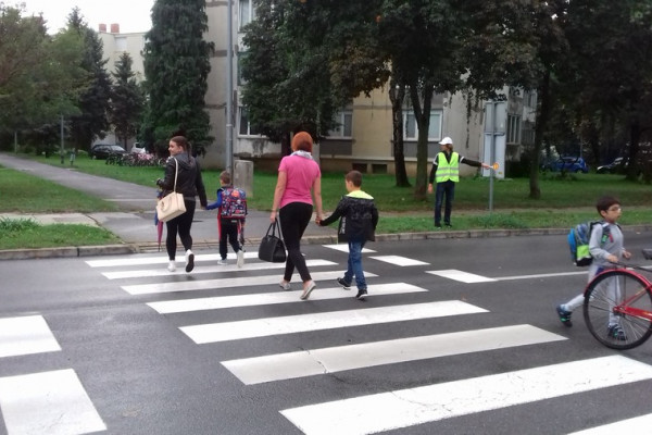 Vozači, oprezno u zonama škola