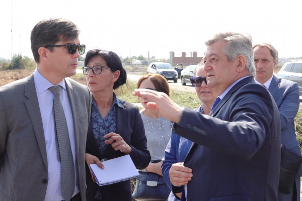 Mićić i Nelson obišli Industrijsku zonu dva u Bijeljini /FOTO/