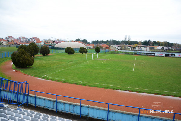 Bijeljina: Upao u rupu iskopanu za reflektore na stadionu, zadobio teške povrede