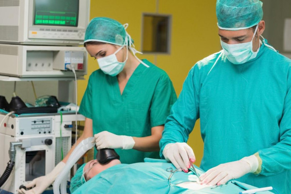 Plata medicinskih sestara od oktobra veća za 50, doktora za 200 KM