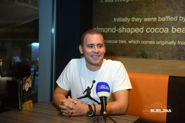 Braco Gajić, Bijeljinac koji broji milionske preglede na YouTube /VIDEO/