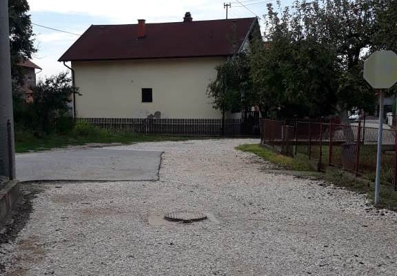 Bijeljina: Četiri mjeseca nakon završetka izgradnje gradske kanalizacije, ulice napola završene /FOTO/