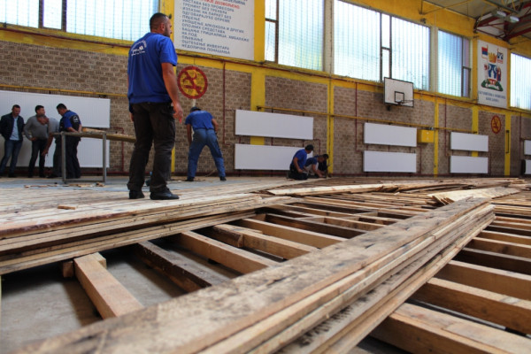 U toku zamjena parketa u sportskoj sali u Račanskoj ulici