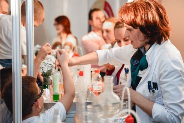 Održana ,,Noć istraživača": Zabavnim sadržajem približila nauku posjetiocima