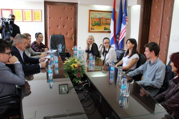 Grad stipendira 139 studenata i učenika