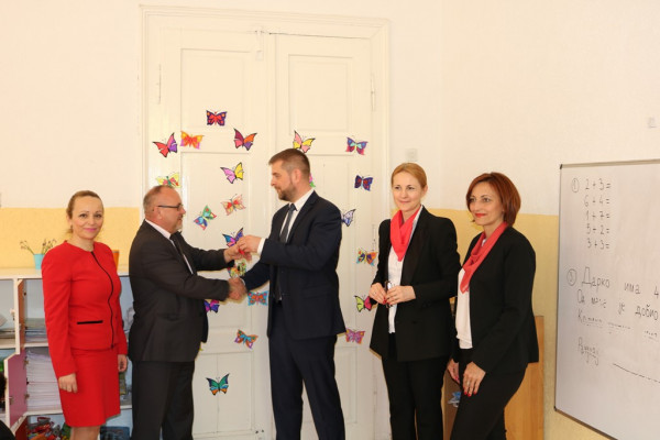 Uručeni udžbenici za 160 učenika OŠ ,,Sveti Sava"