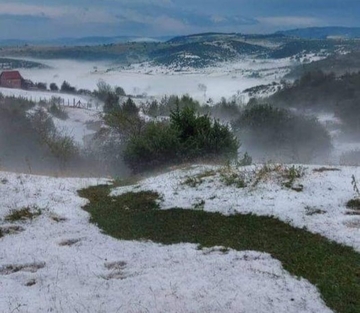 NEOBIČAN PRIZOR Bijeli prekrivač usred jula obojio Peštersku visoravan