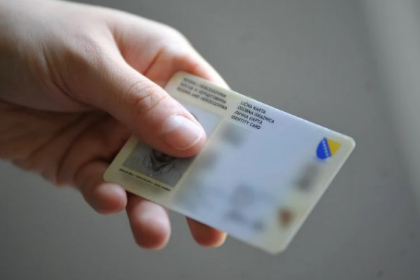 Hrvatska zaboravila na lične karte, preko granice i dalje samo s pasošem