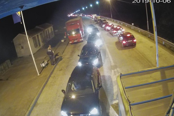 Gužve na Pavlovića mostu zbog problema u Srbiji